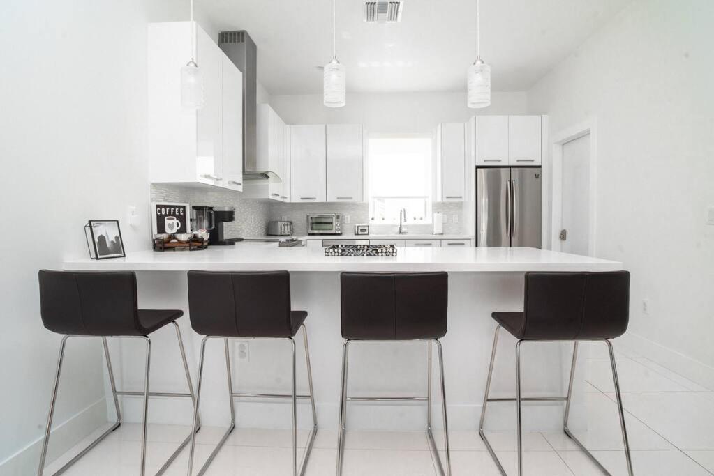 Across The Ocean Few Steps To Beach Contemporary Three Bedroom Townhouse Pompano Beach Exteriér fotografie