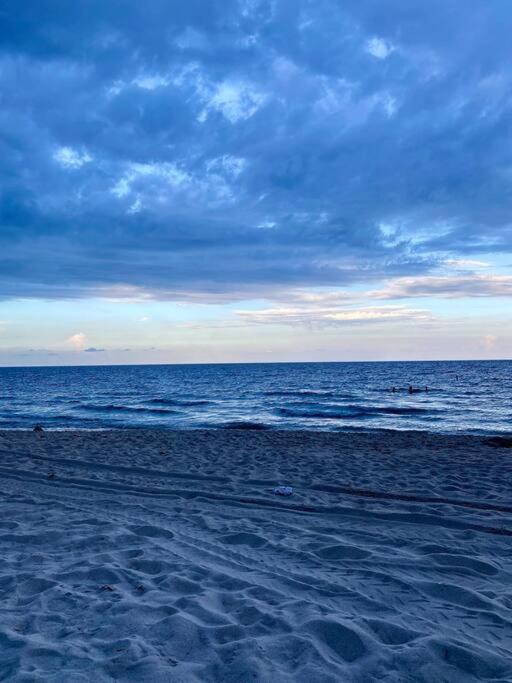 Across The Ocean Few Steps To Beach Contemporary Three Bedroom Townhouse Pompano Beach Exteriér fotografie