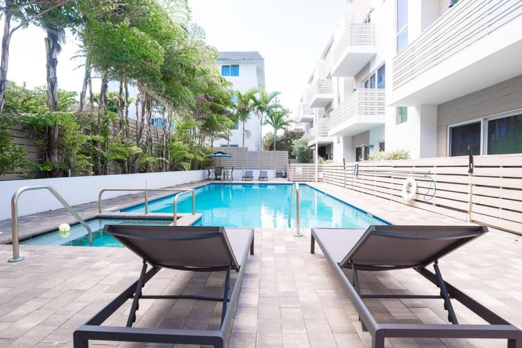 Across The Ocean Few Steps To Beach Contemporary Three Bedroom Townhouse Pompano Beach Exteriér fotografie