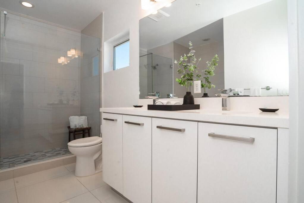 Across The Ocean Few Steps To Beach Contemporary Three Bedroom Townhouse Pompano Beach Exteriér fotografie